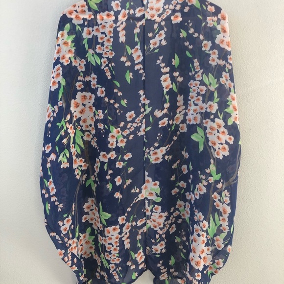 Cherry blossom sheer kimono - Picture 3 of 4